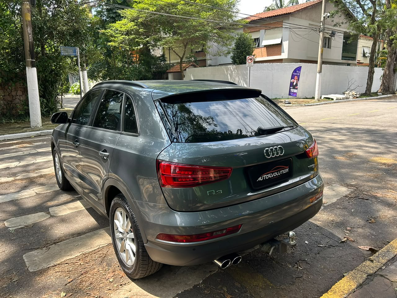 AUDI Q3