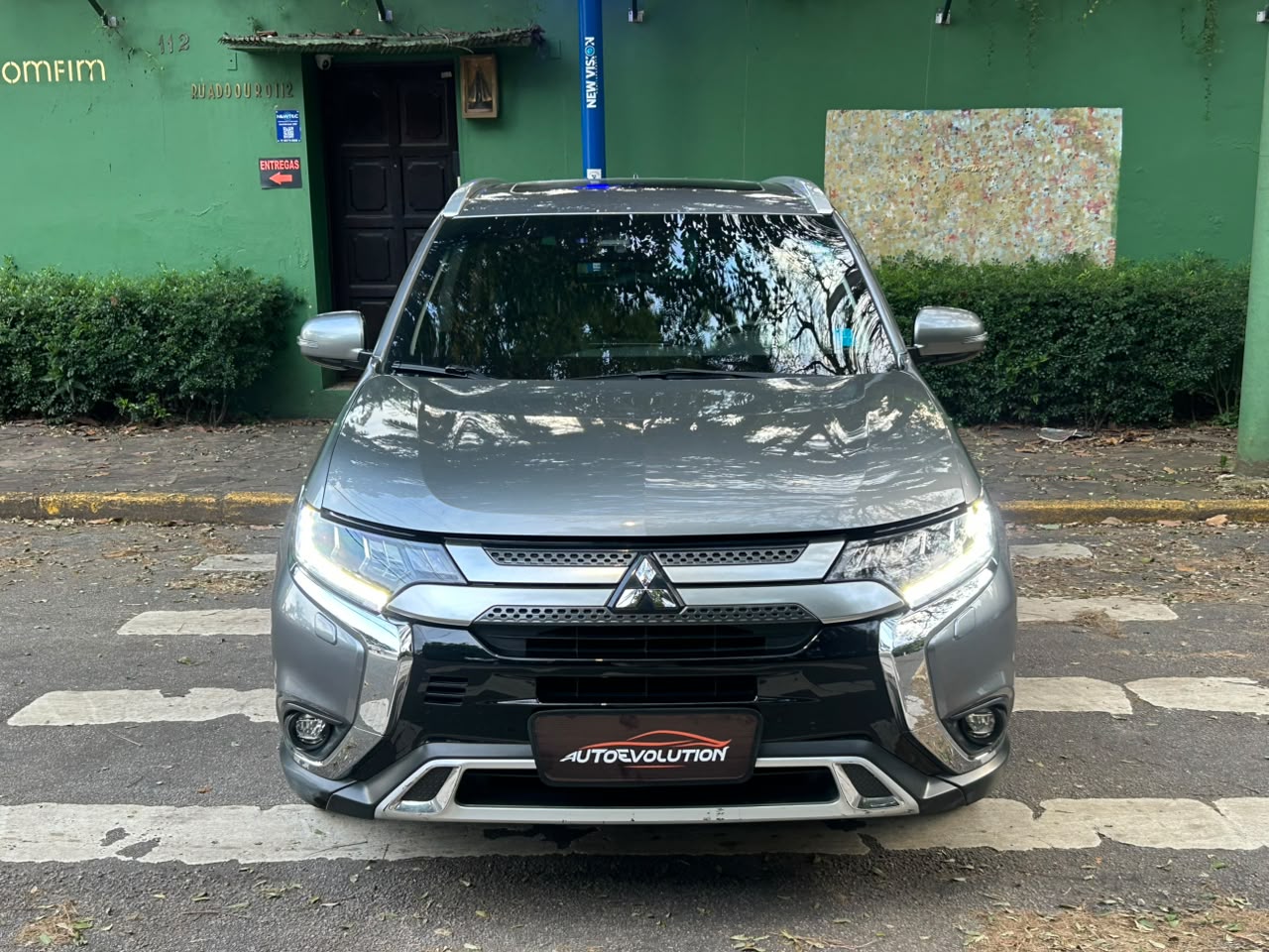 MITSUBISHI OUTLANDER