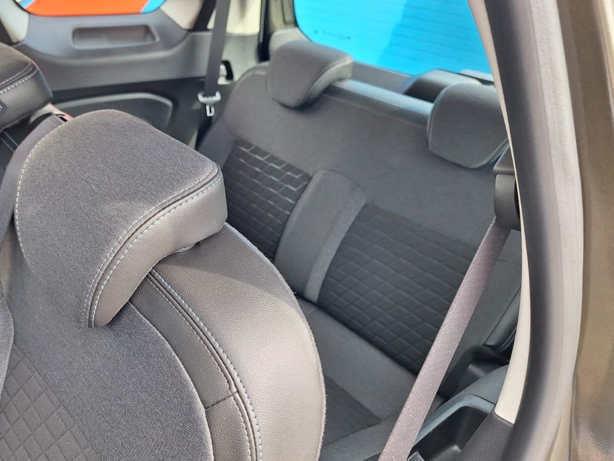 Car Image 9