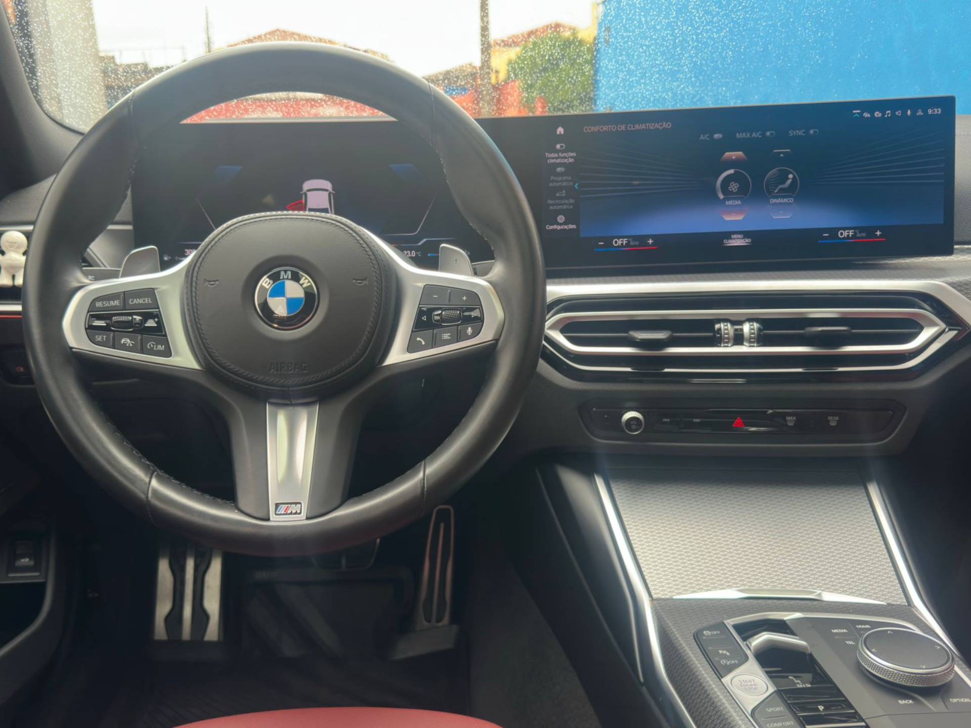 BMW 320i