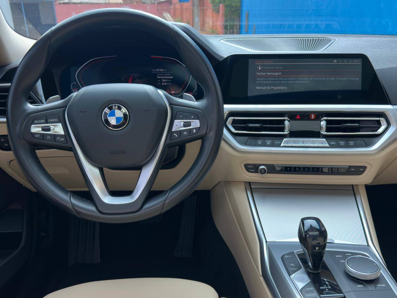BMW 320i