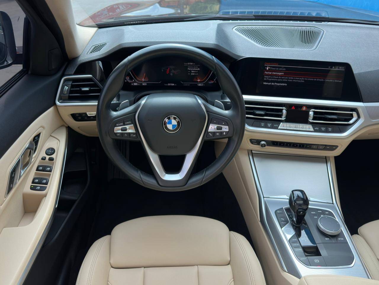BMW 320i