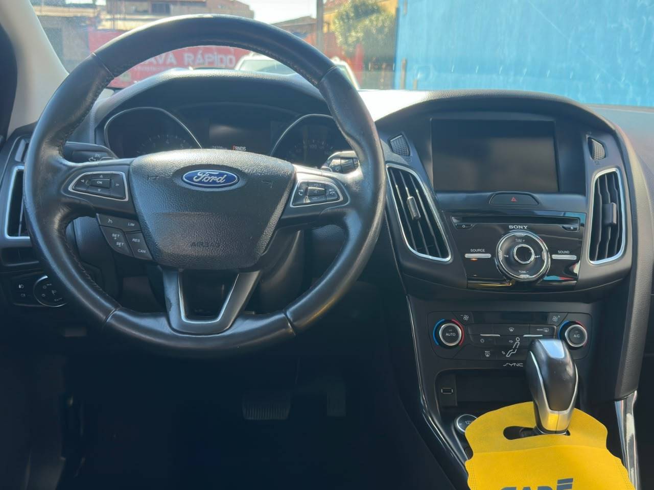 FORD FOCUS