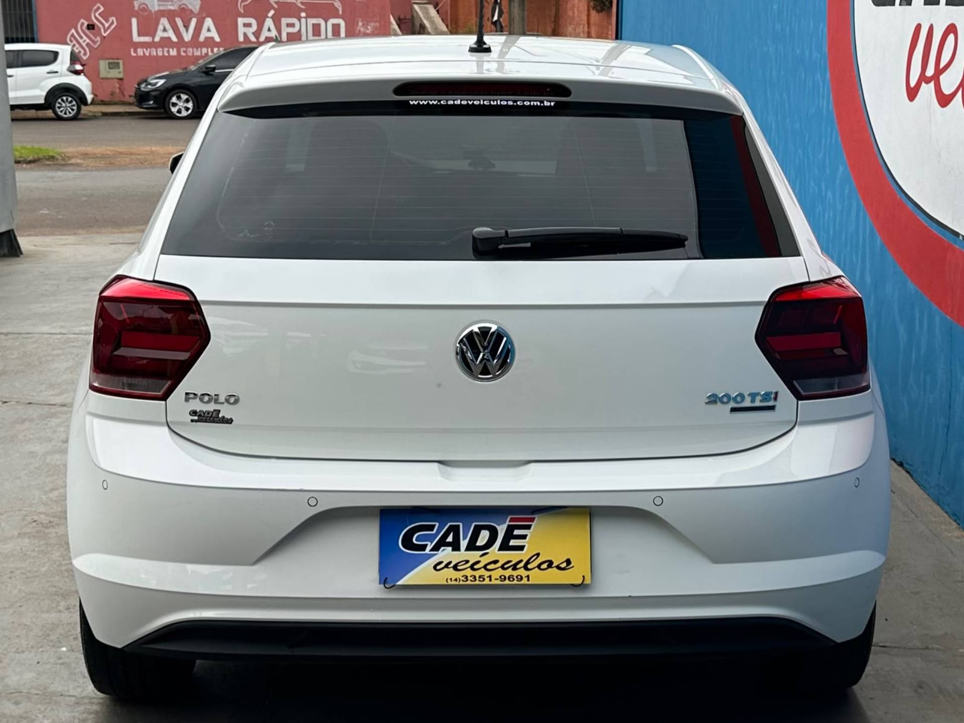 VOLKSWAGEN POLO