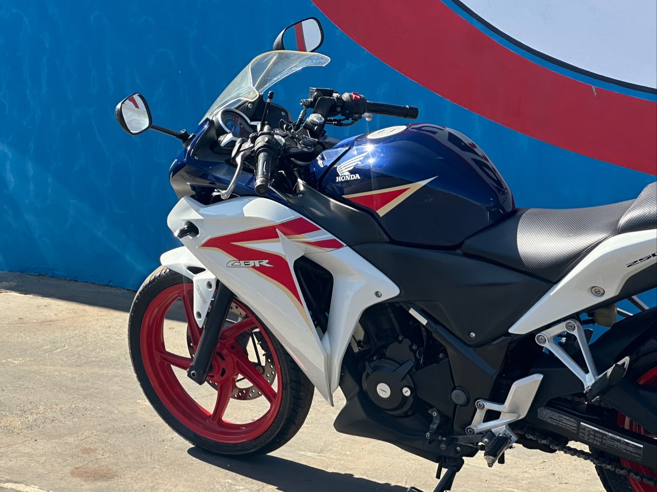 HONDA CBR 250R