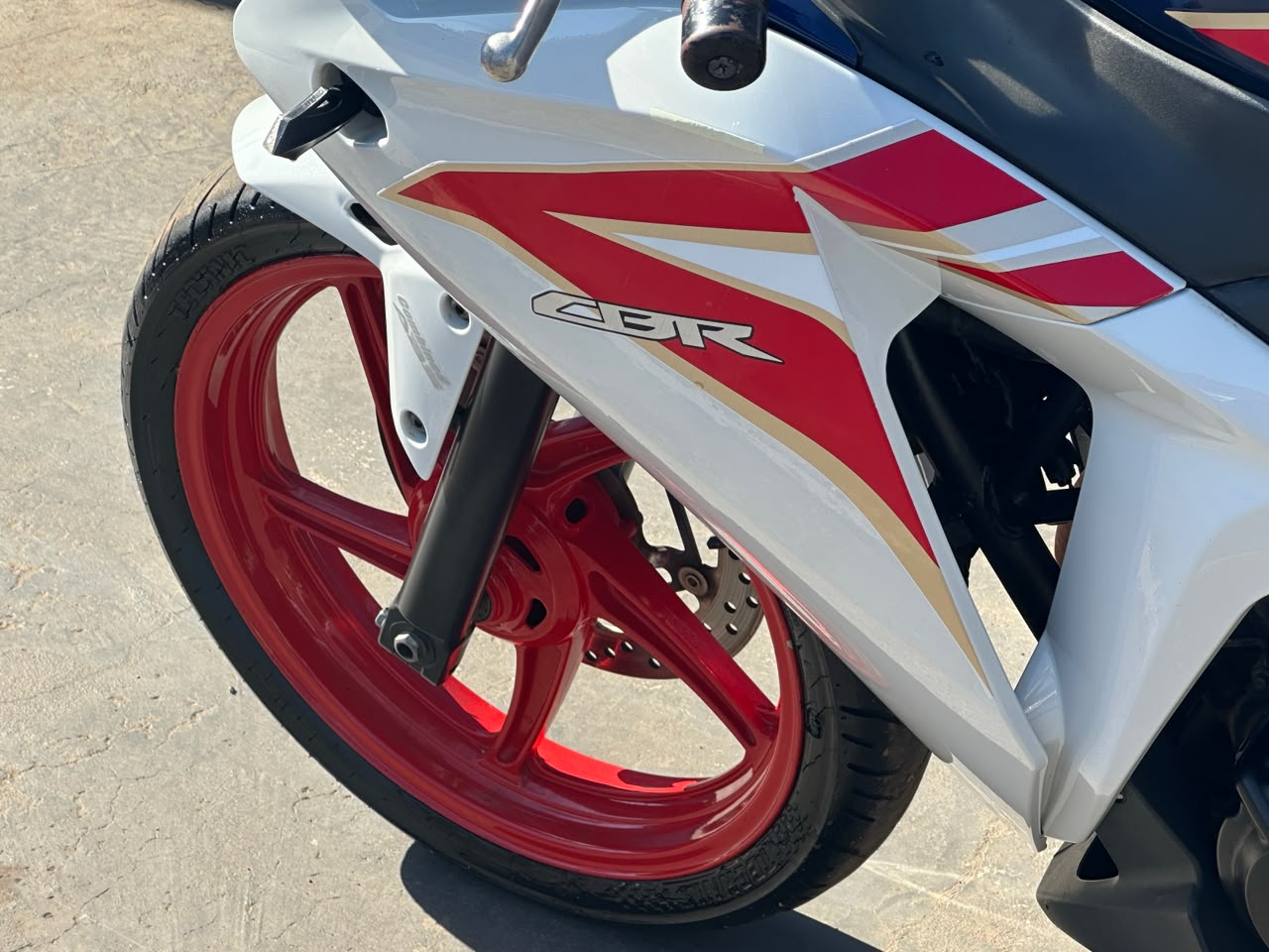 HONDA CBR 250R