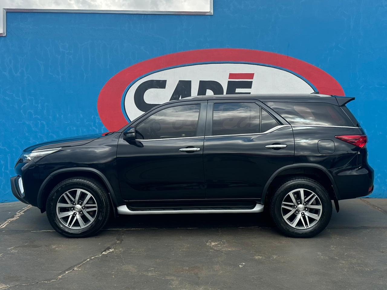 TOYOTA HILUX SW4