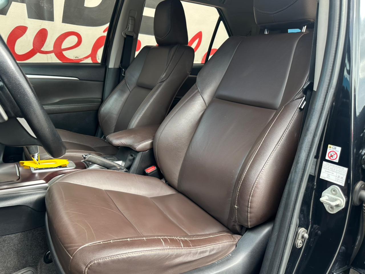 TOYOTA HILUX SW4