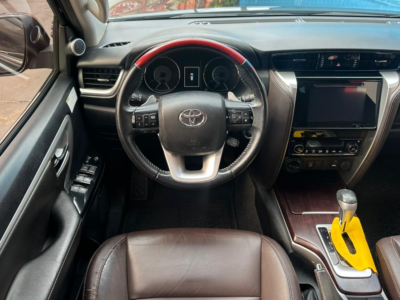 TOYOTA HILUX SW4