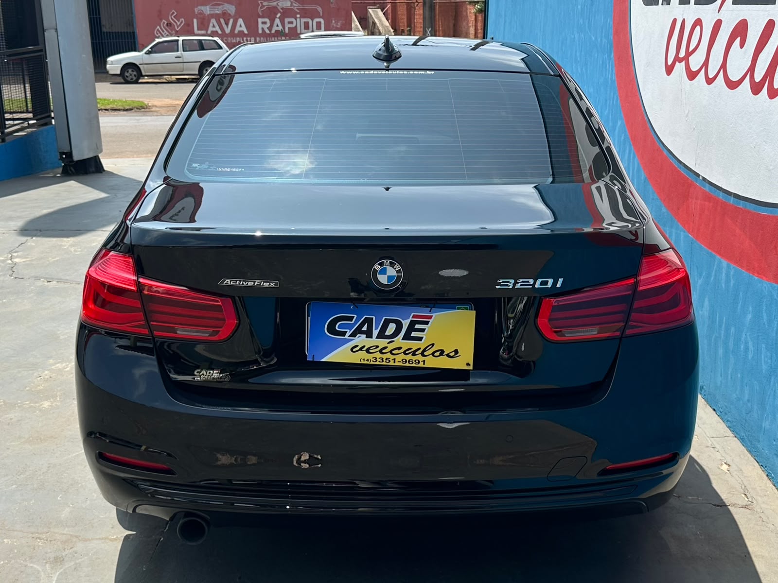 BMW 320i