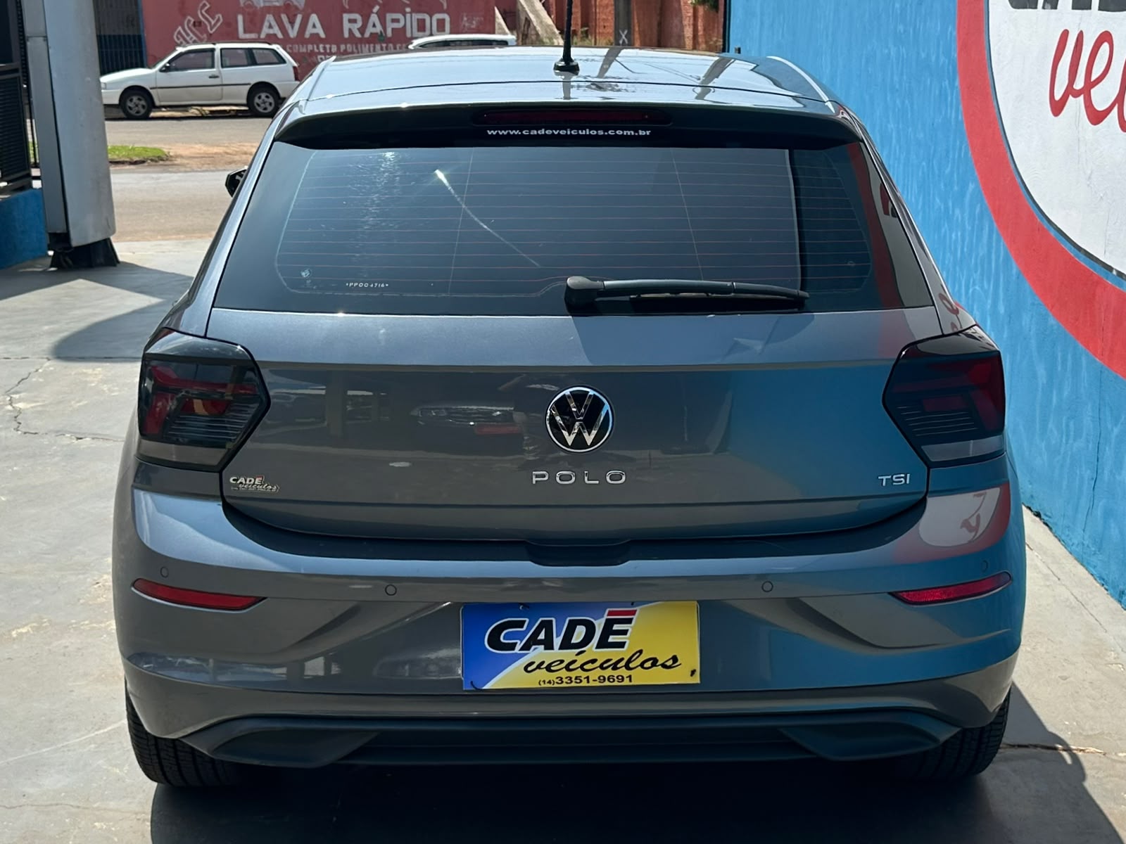 VOLKSWAGEN POLO