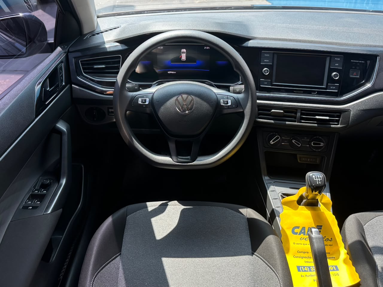 VOLKSWAGEN POLO