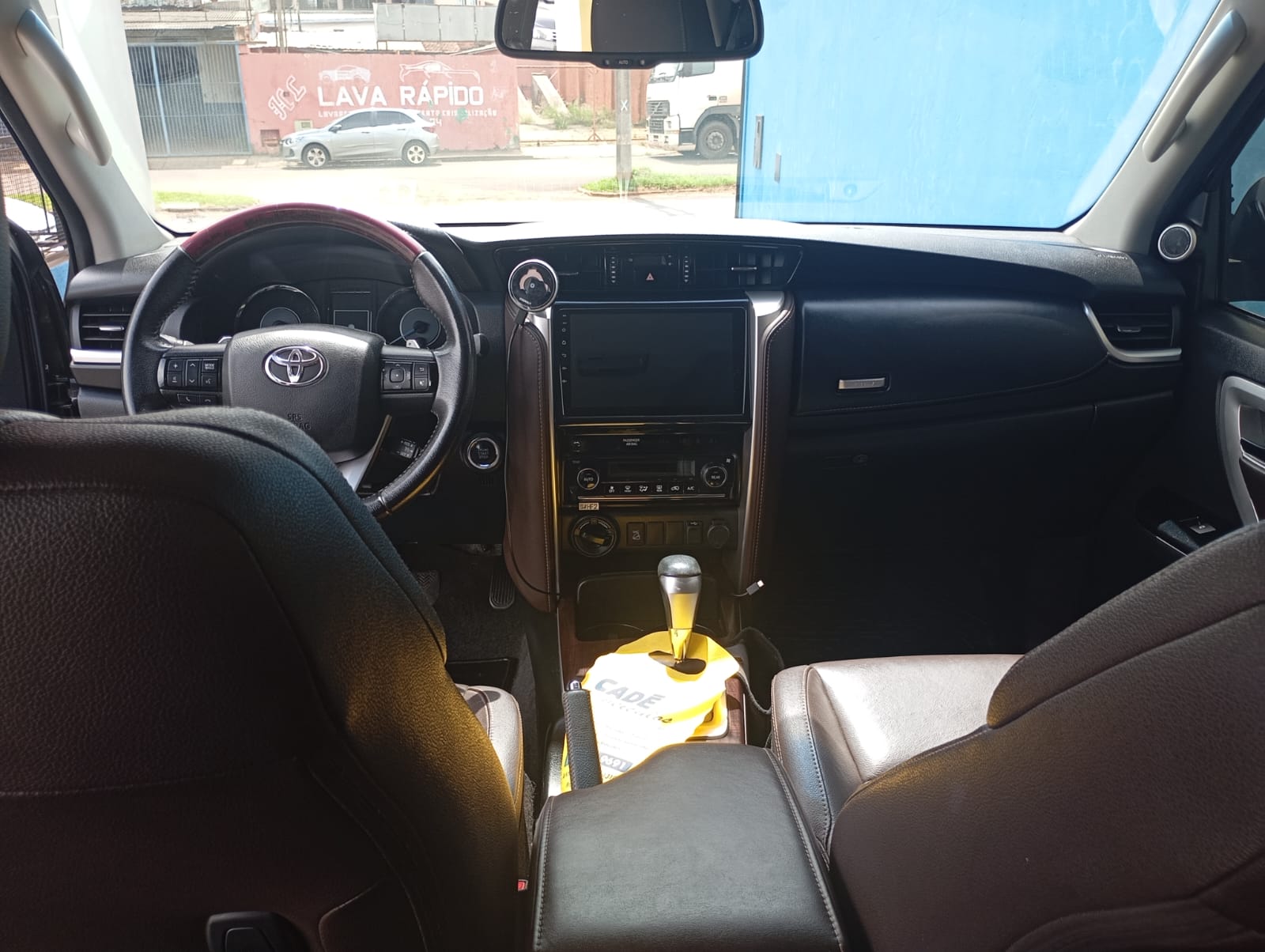 TOYOTA HILUX SW4