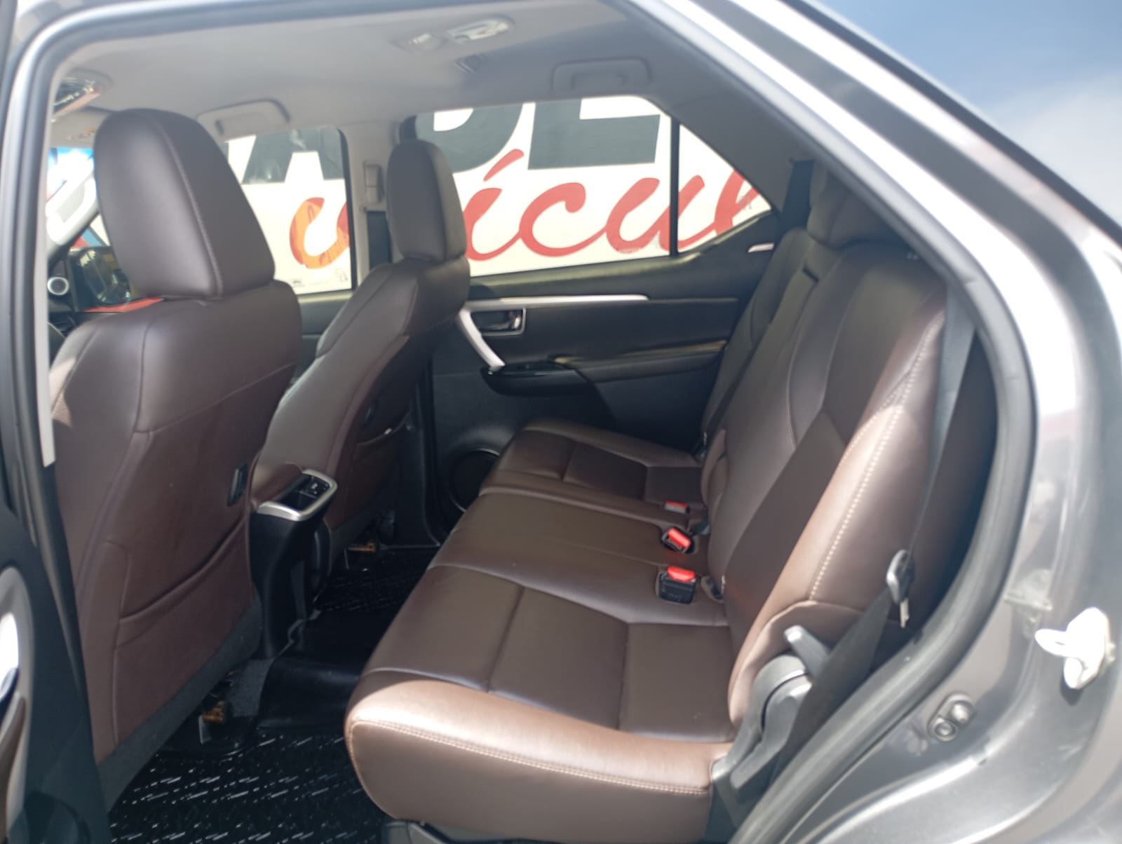 TOYOTA HILUX SW4