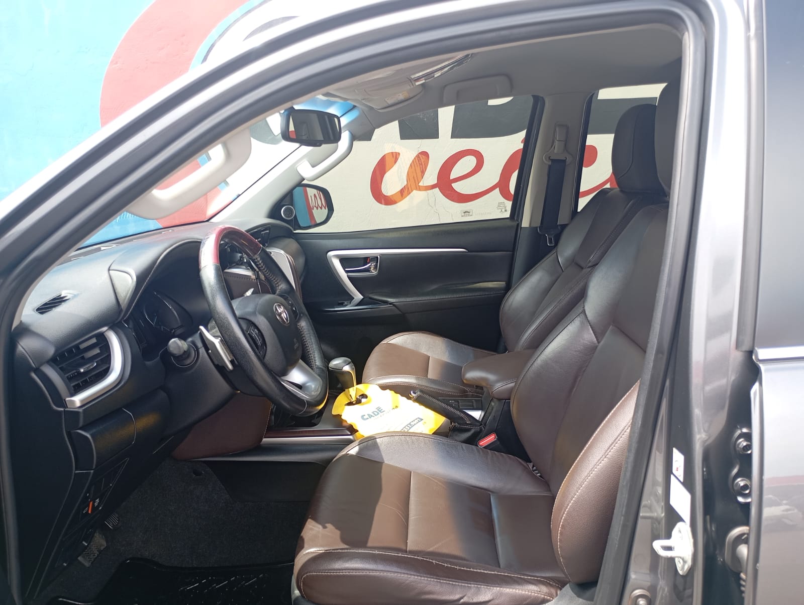TOYOTA HILUX SW4
