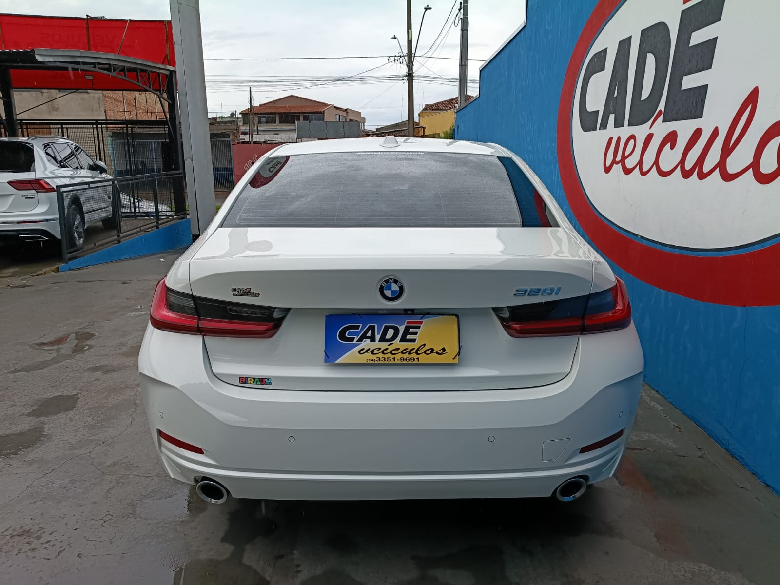 BMW 320i