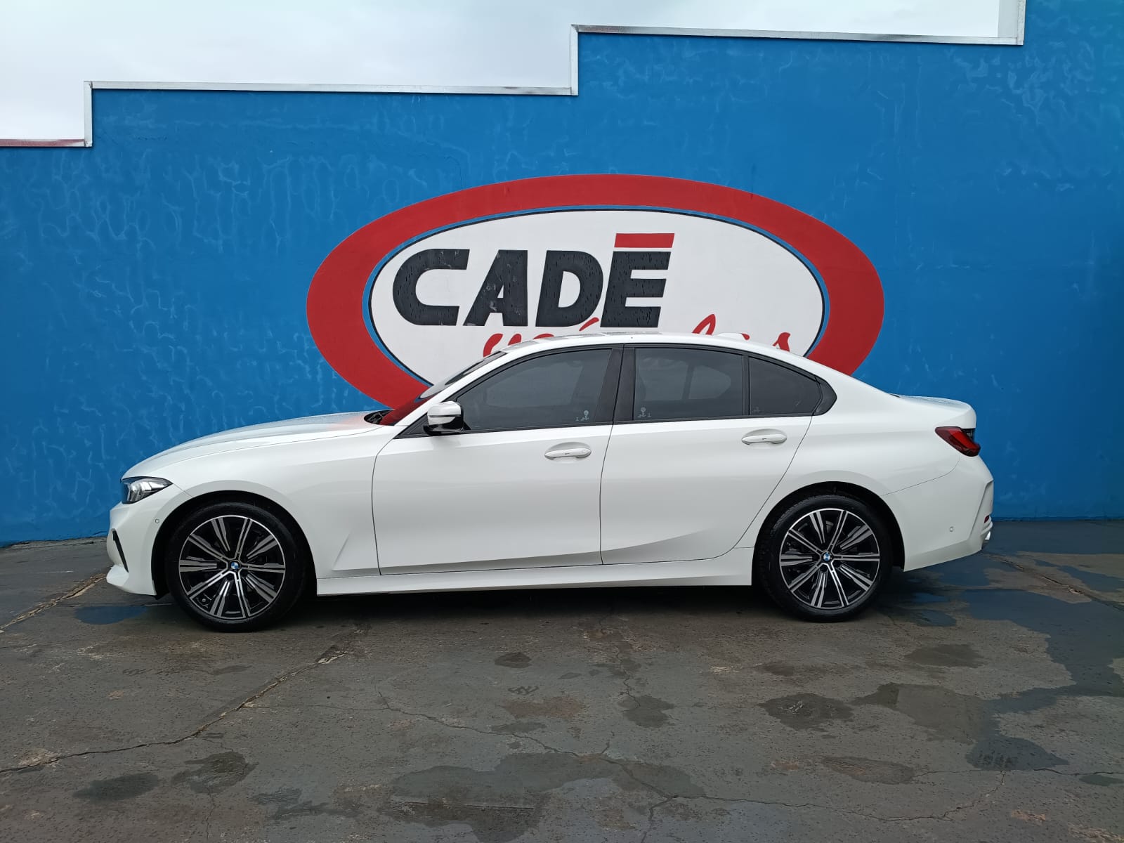 BMW 320i