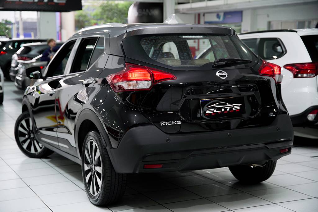 NISSAN KICKS