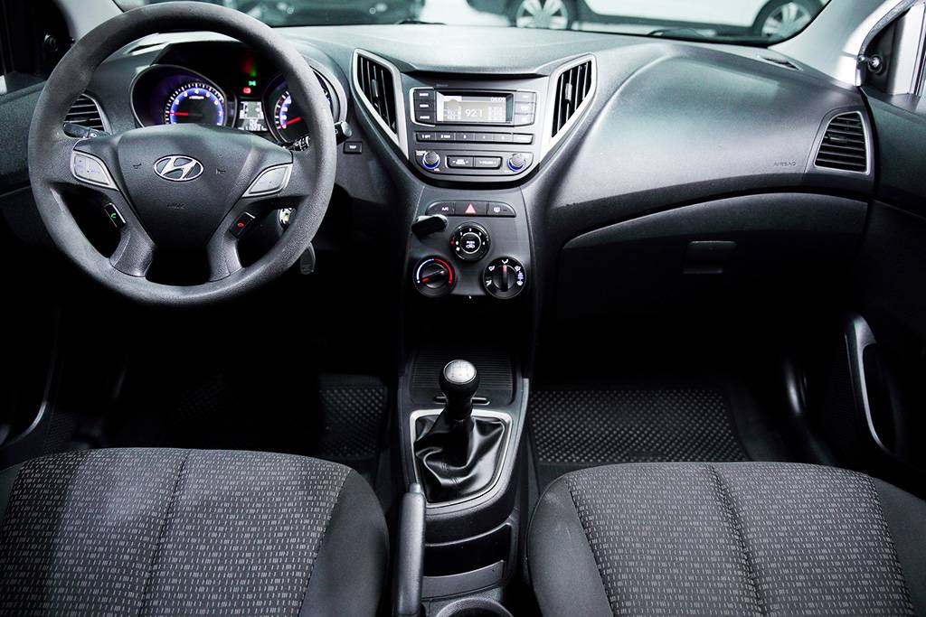 HYUNDAI HB20