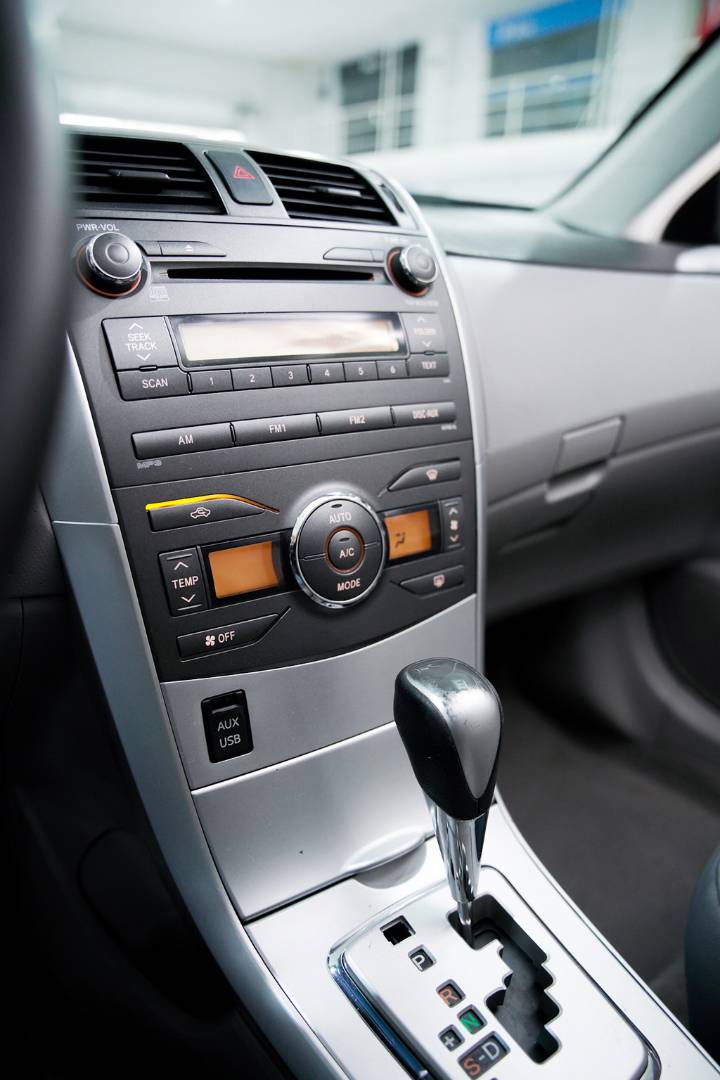 TOYOTA COROLLA