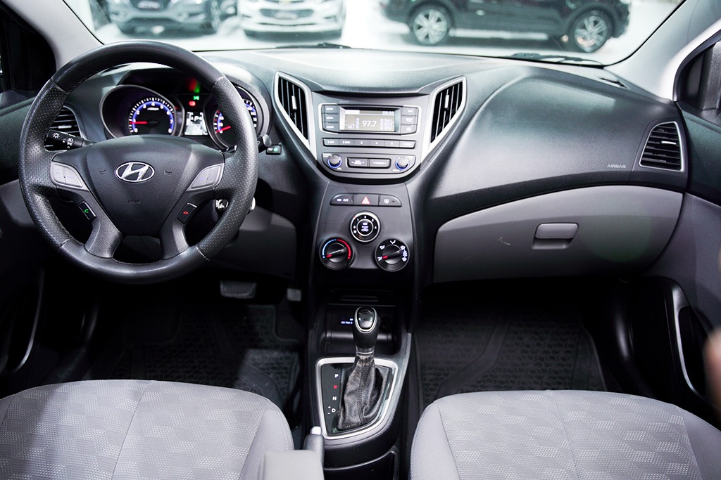 HYUNDAI HB20S