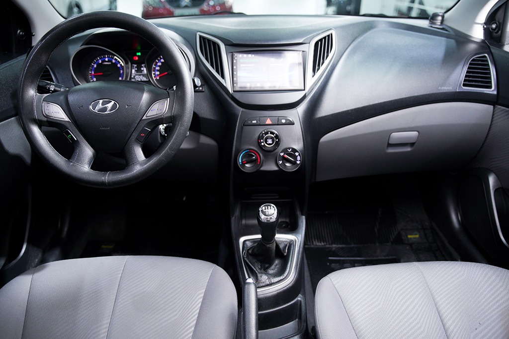 HYUNDAI HB20S