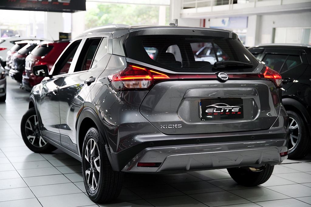 NISSAN KICKS