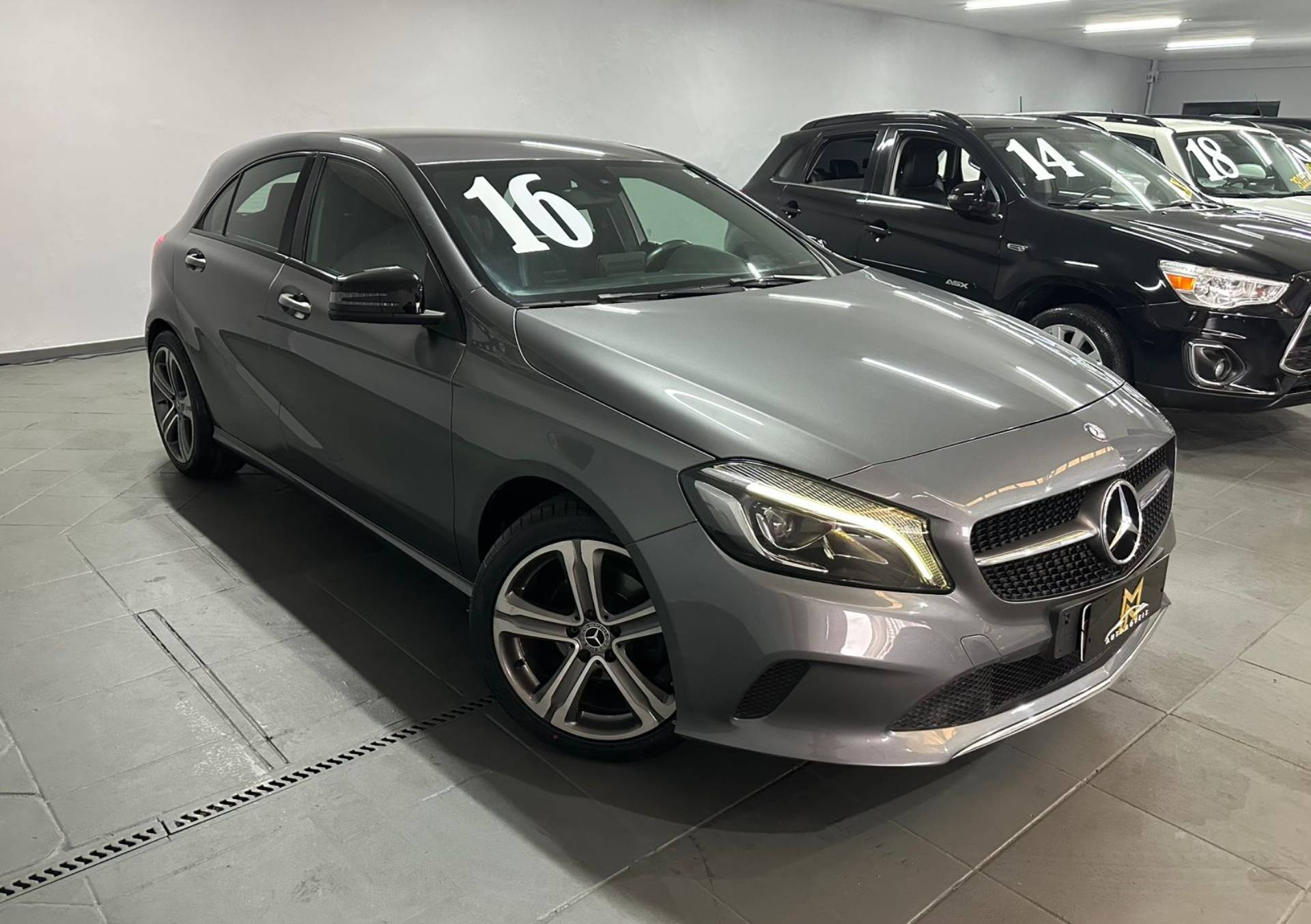 MERCEDES-BENZ A 200