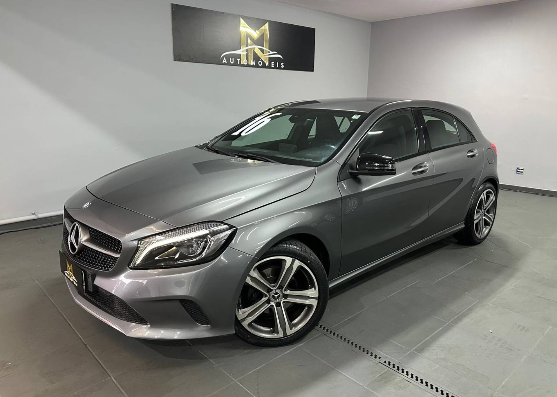 MERCEDES-BENZ A 200