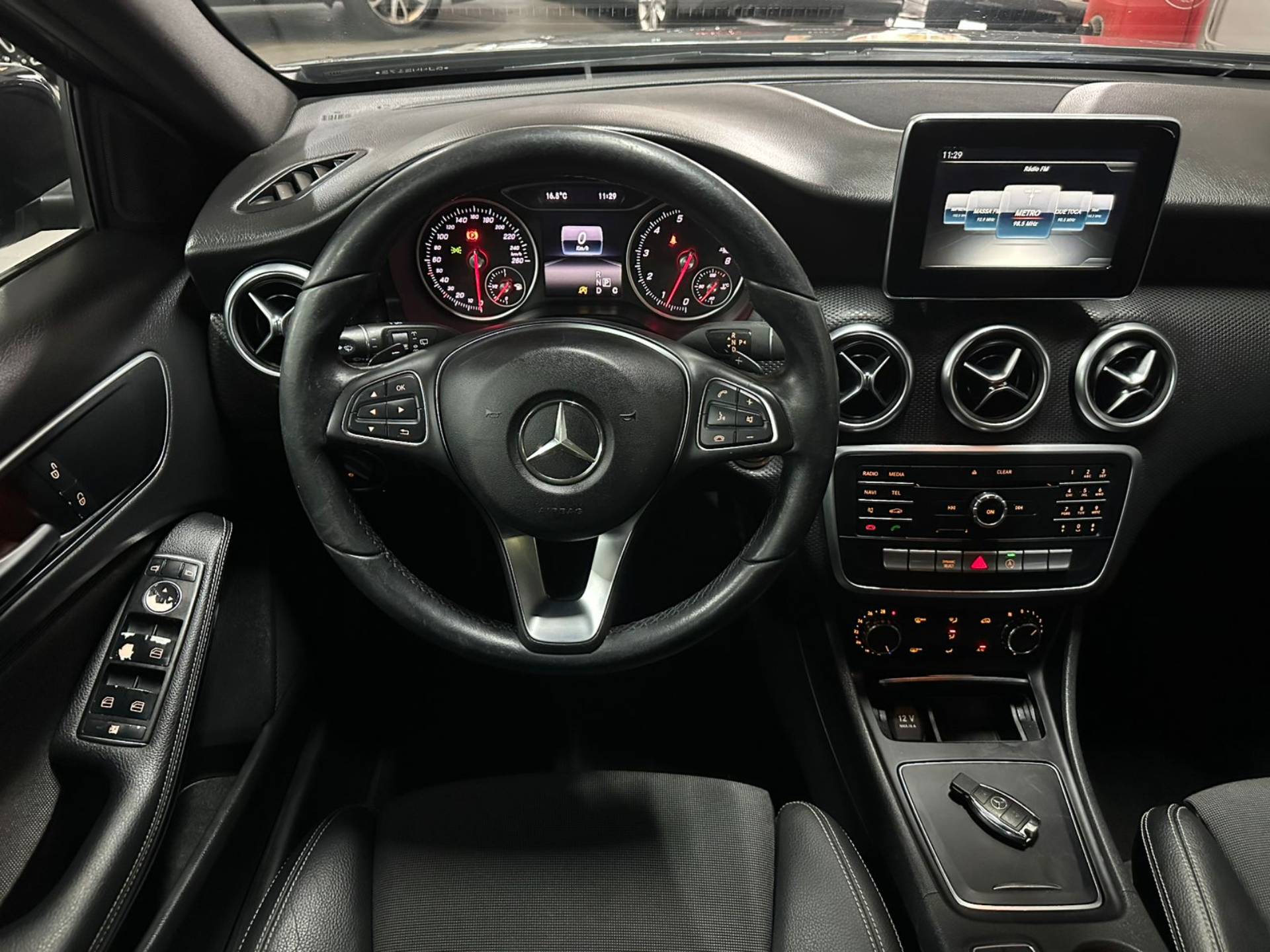 MERCEDES-BENZ A 200