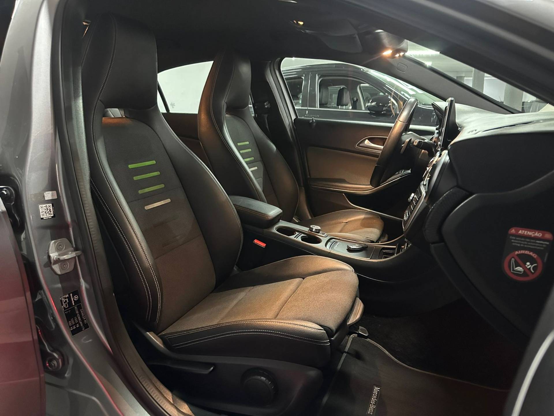 MERCEDES-BENZ A 200