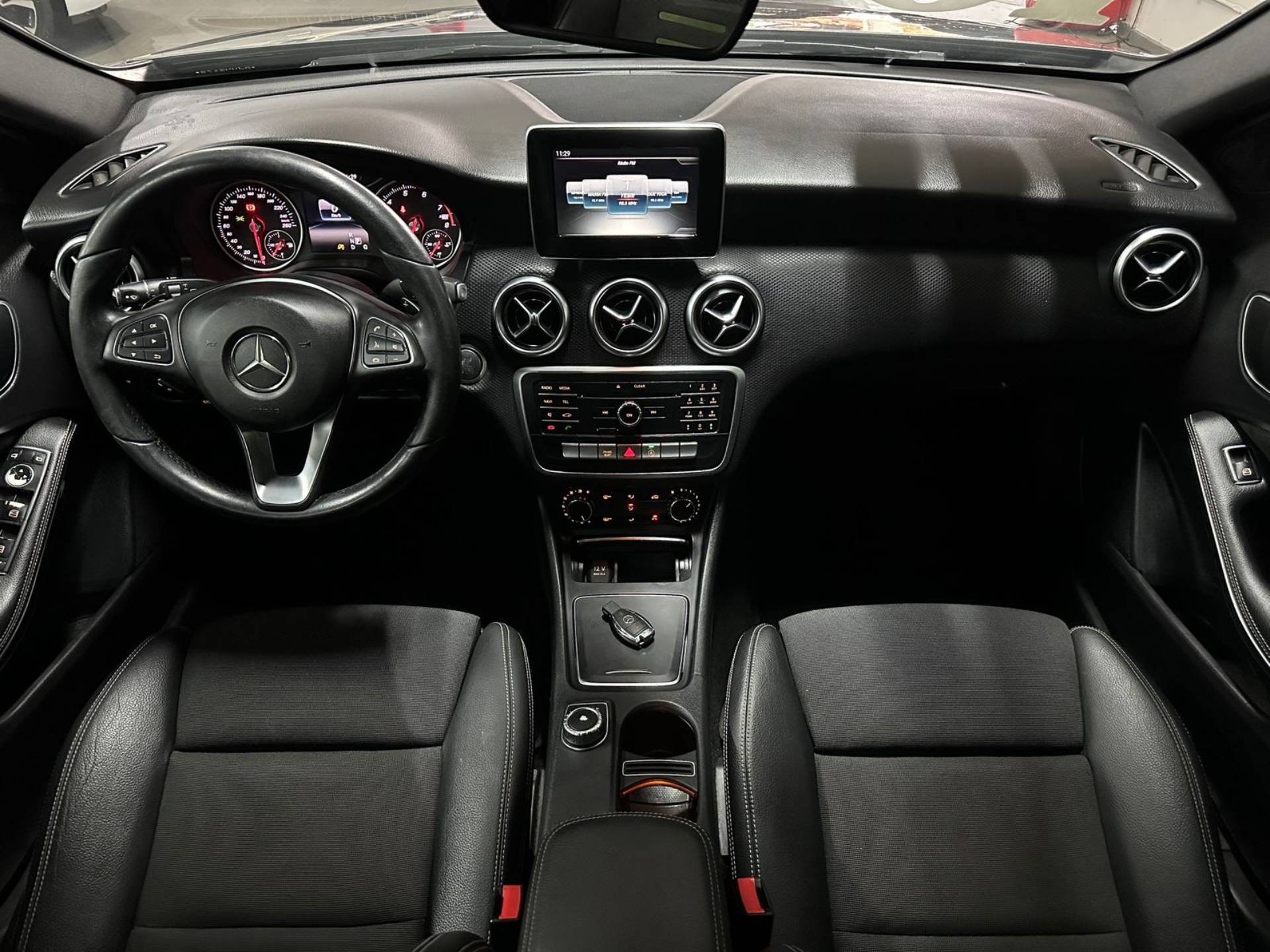 MERCEDES-BENZ A 200
