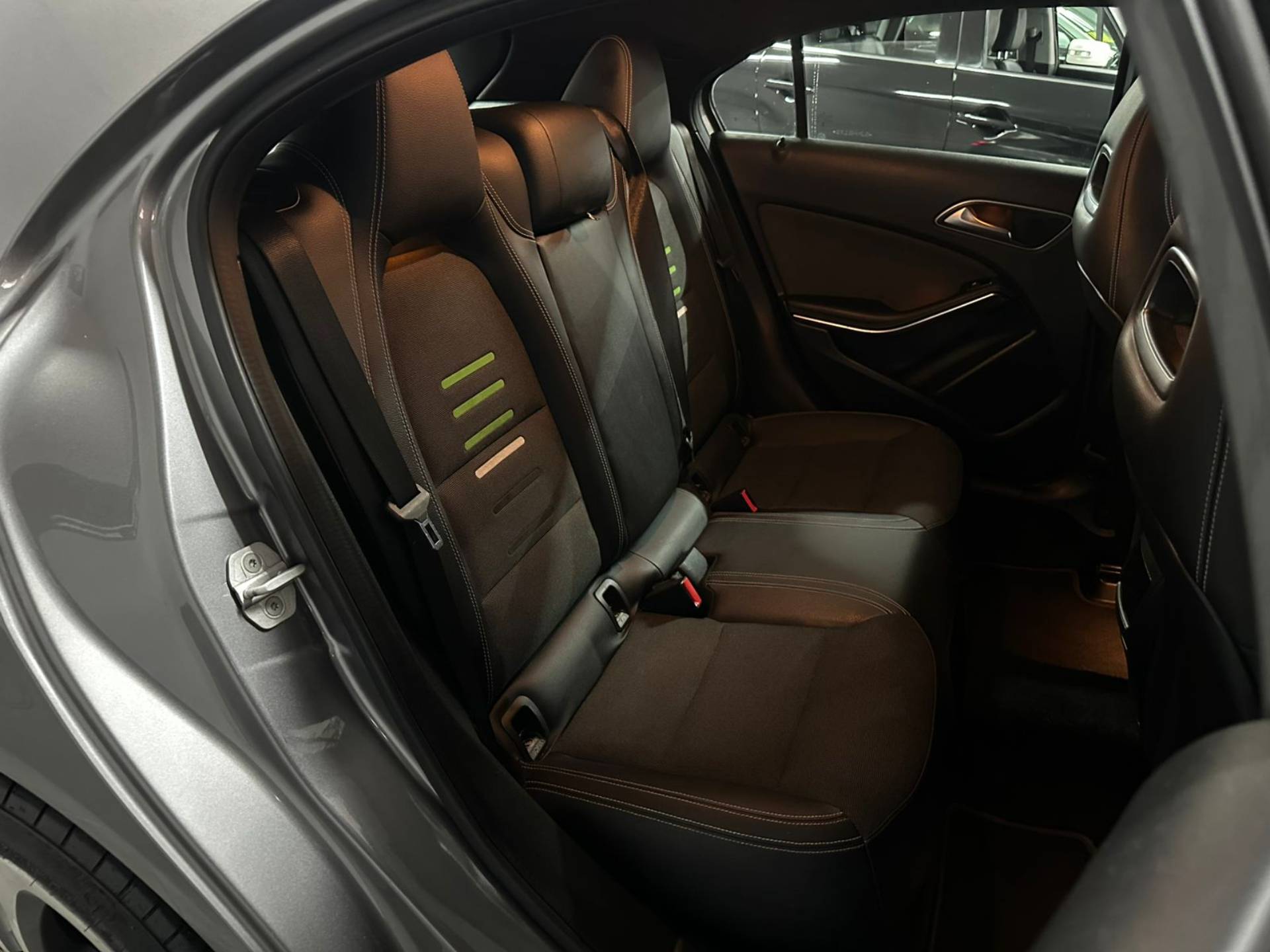 MERCEDES-BENZ A 200