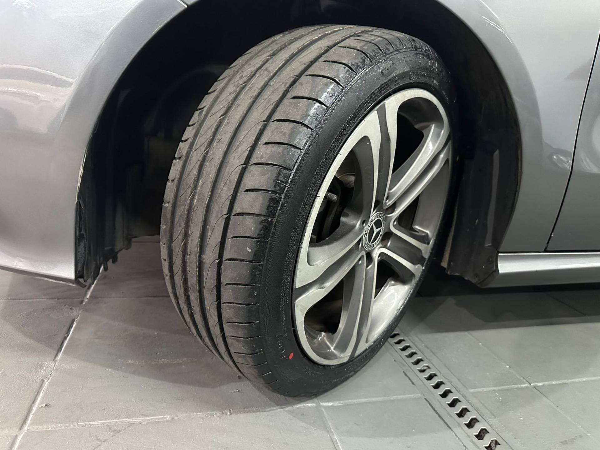 MERCEDES-BENZ A 200