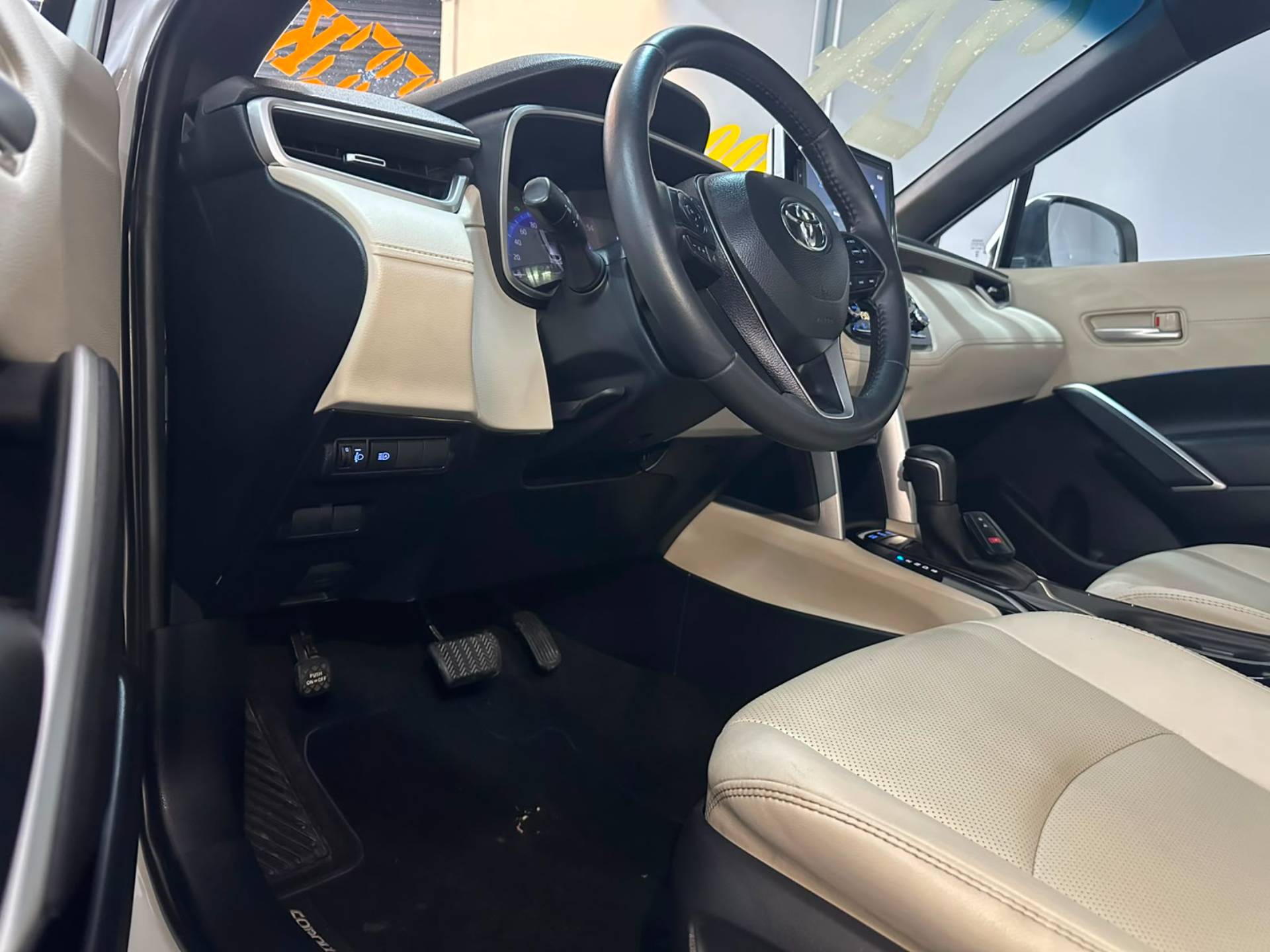 TOYOTA COROLLA CROSS