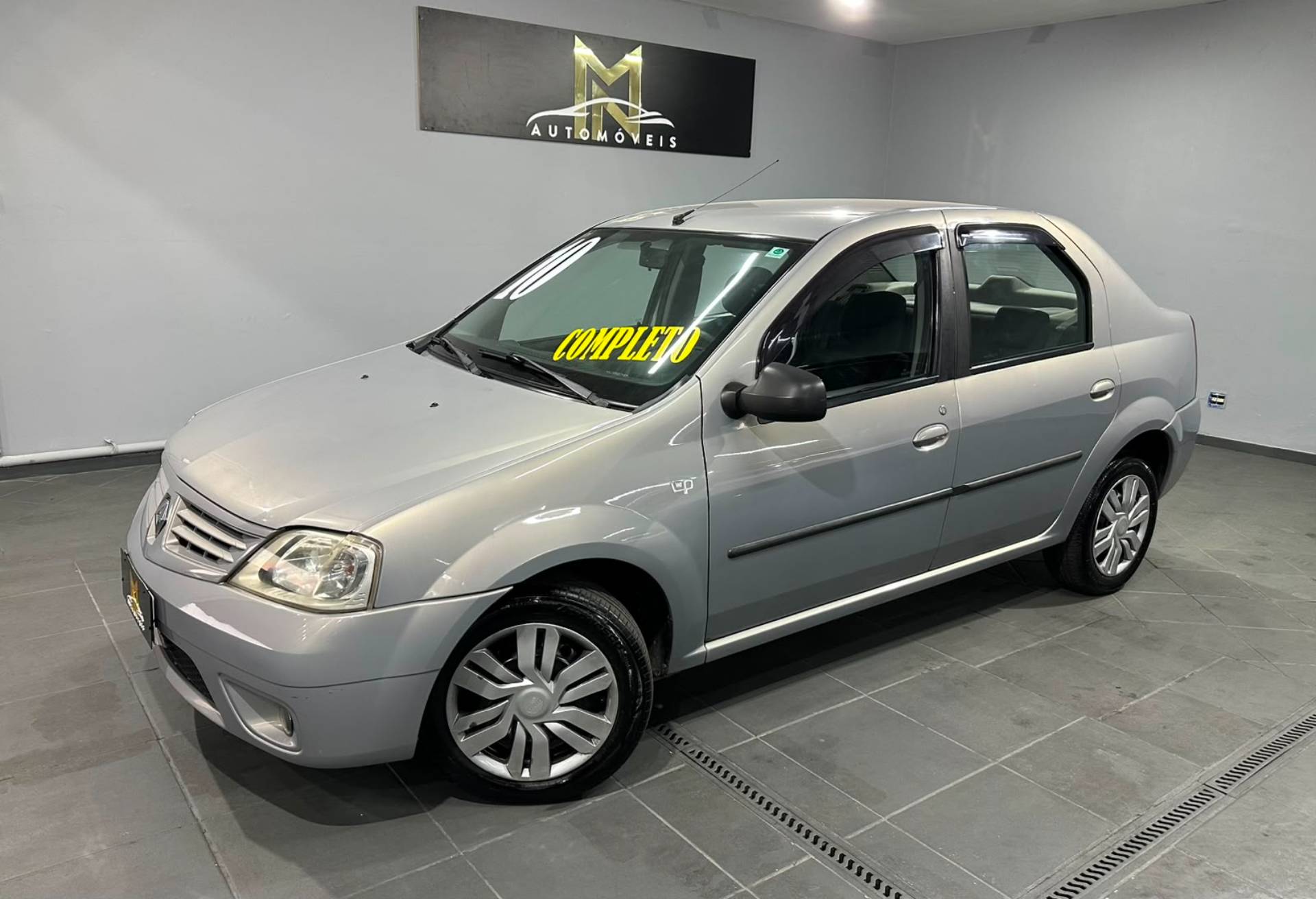 RENAULT LOGAN