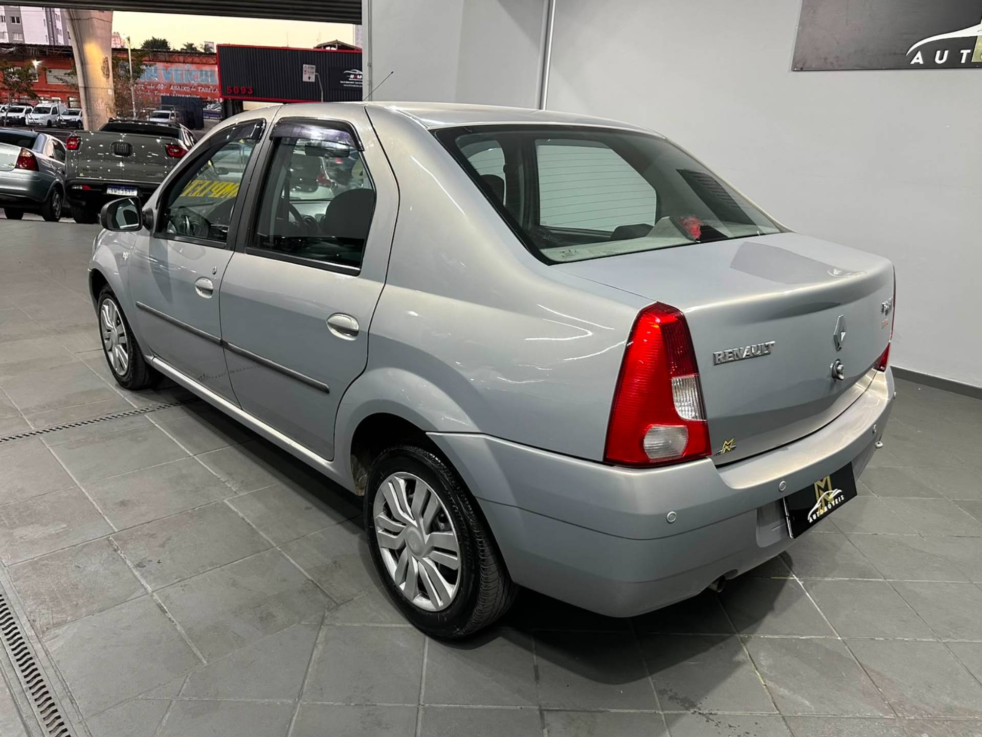 RENAULT LOGAN