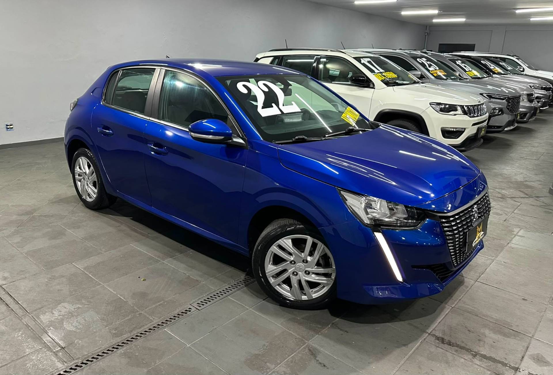 PEUGEOT 208