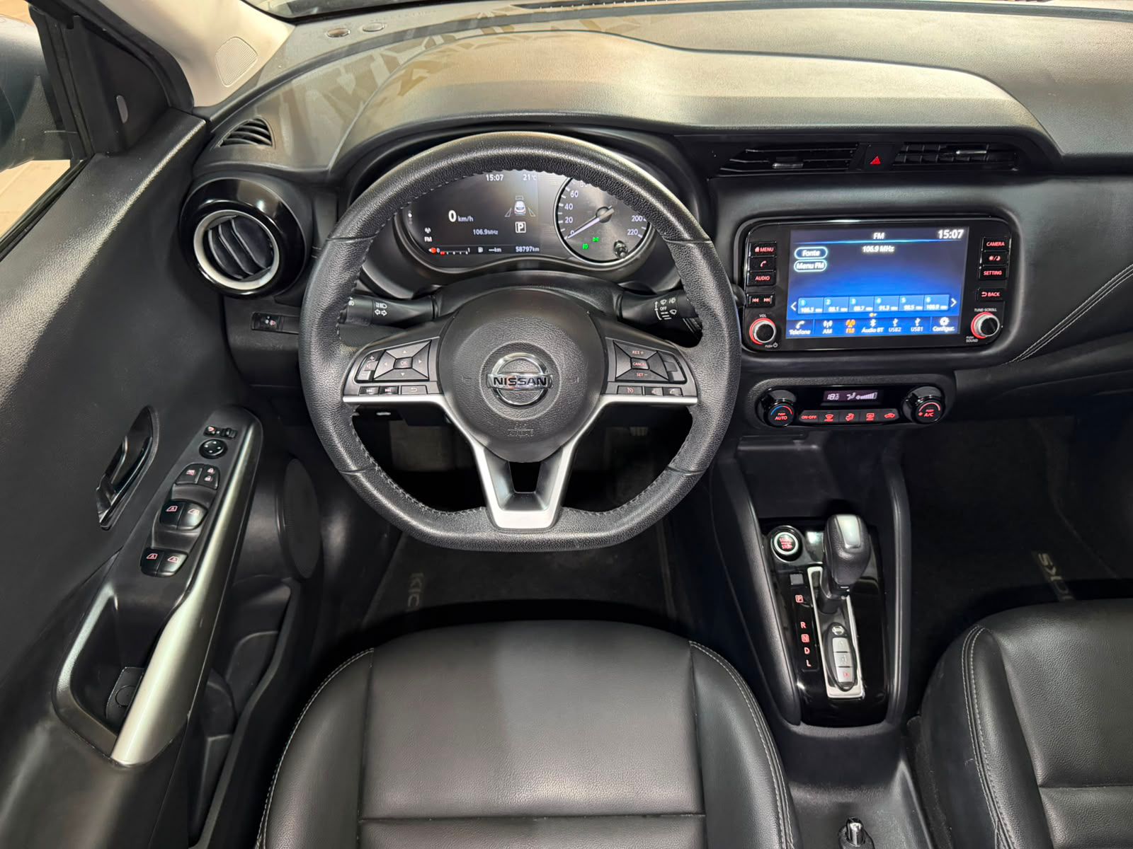 NISSAN KICKS