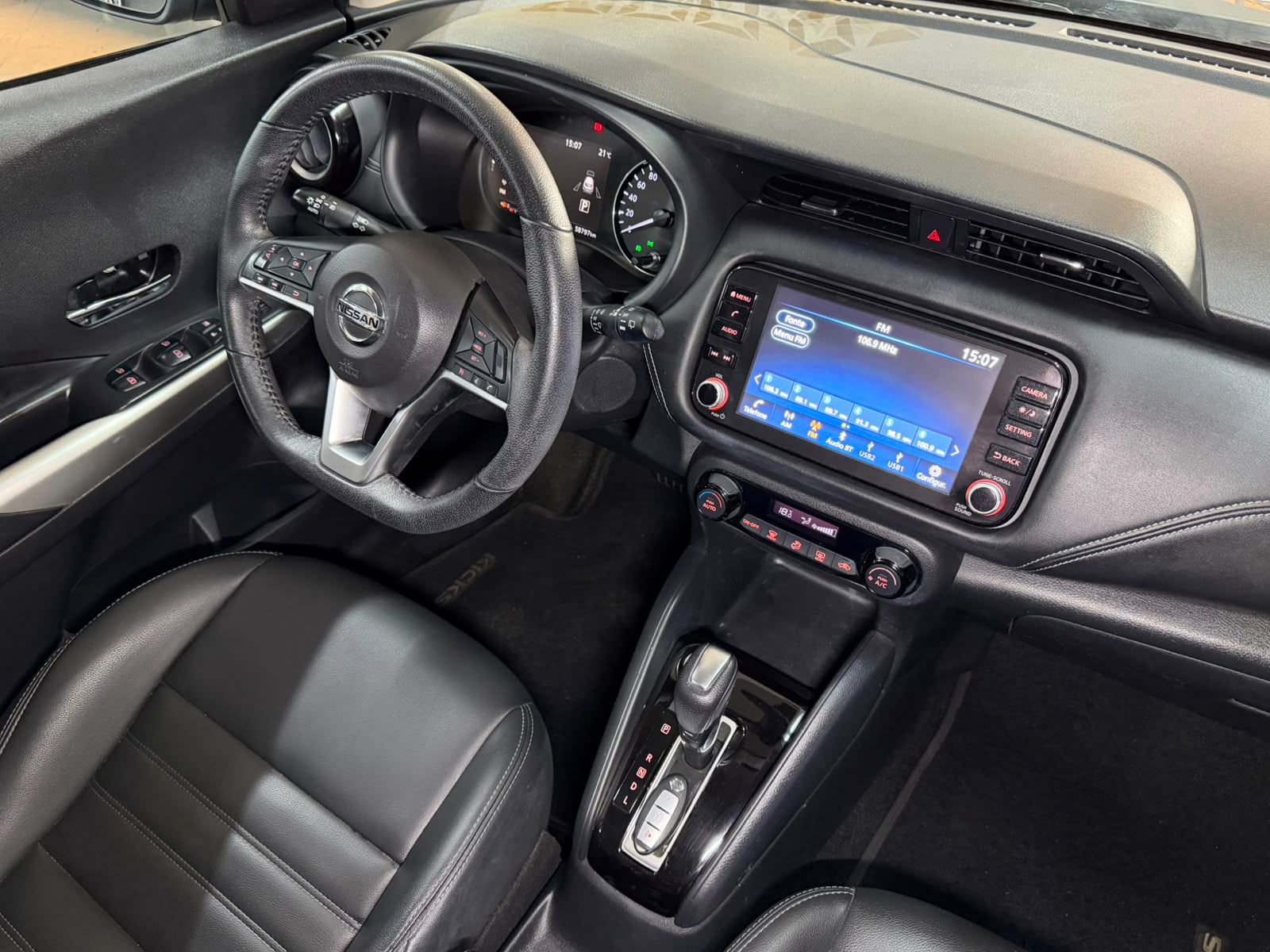 NISSAN KICKS