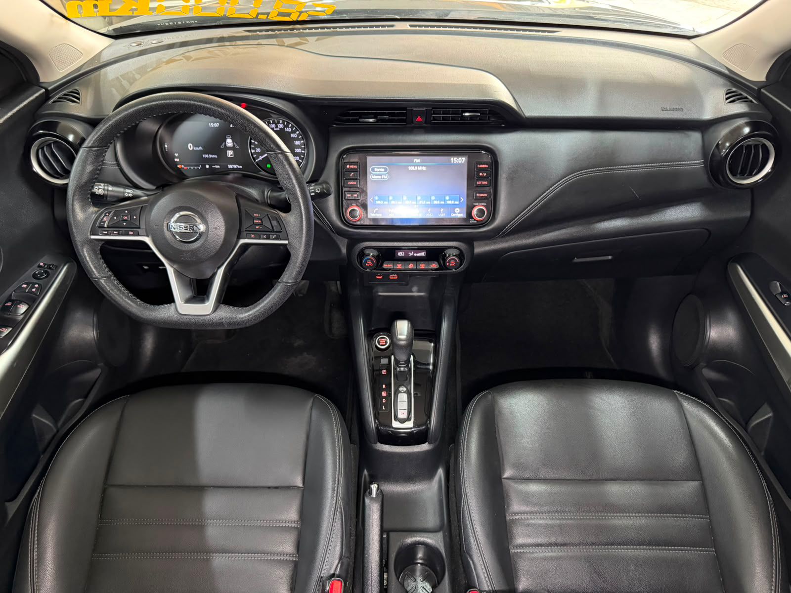 NISSAN KICKS