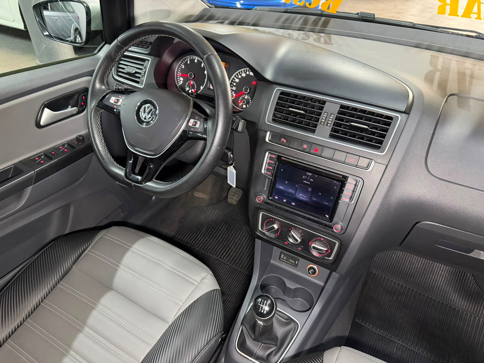 VOLKSWAGEN SPACE CROSS
