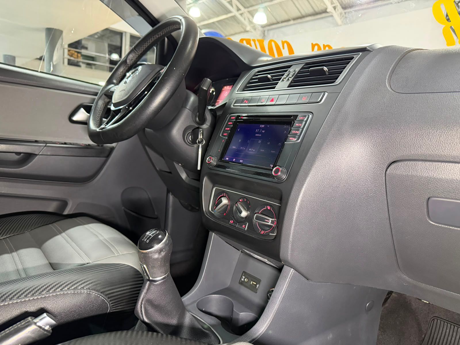 VOLKSWAGEN SPACE CROSS