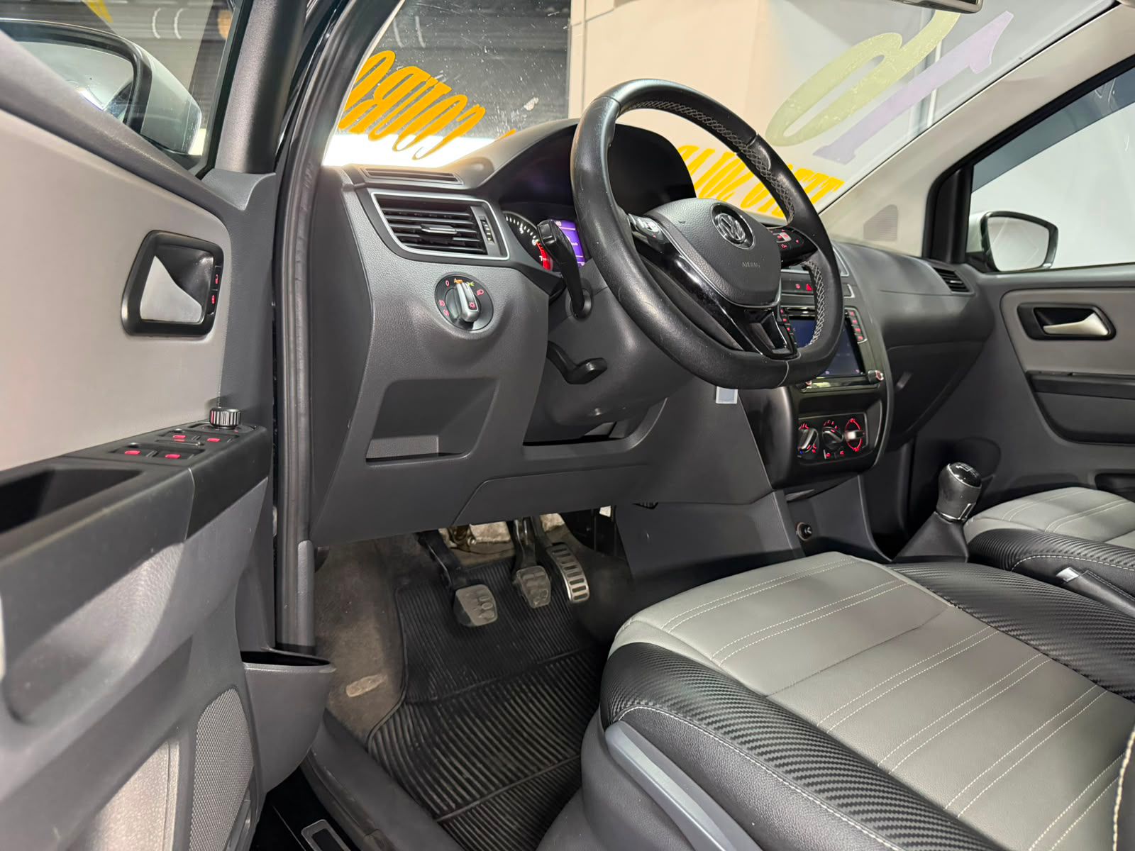 VOLKSWAGEN SPACE CROSS