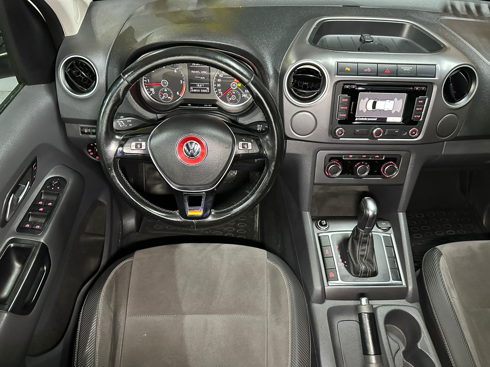 VOLKSWAGEN AMAROK