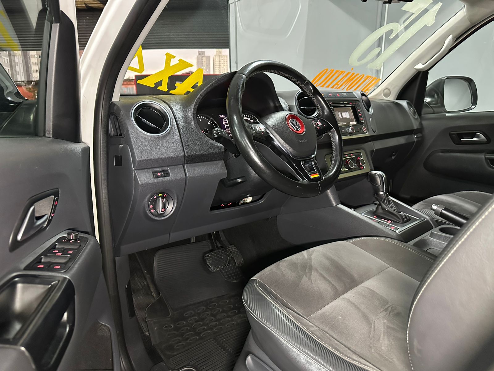 VOLKSWAGEN AMAROK