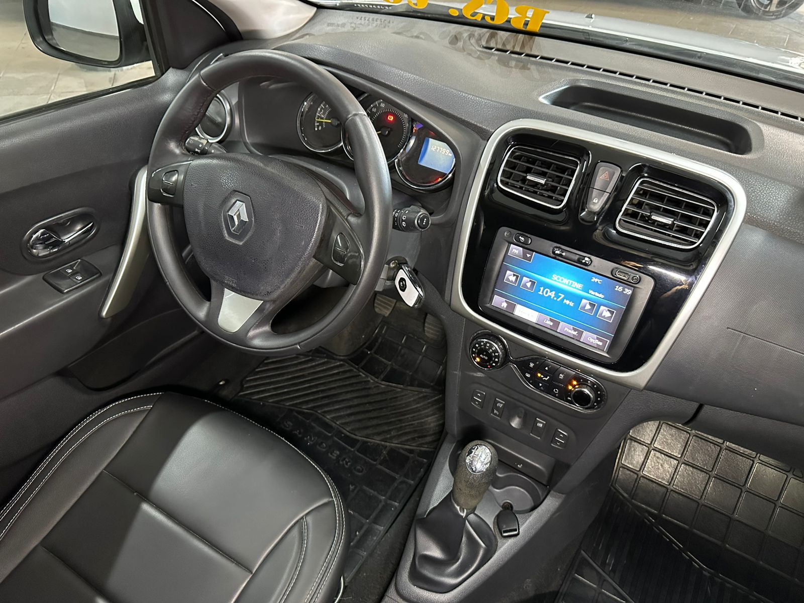 RENAULT SANDERO