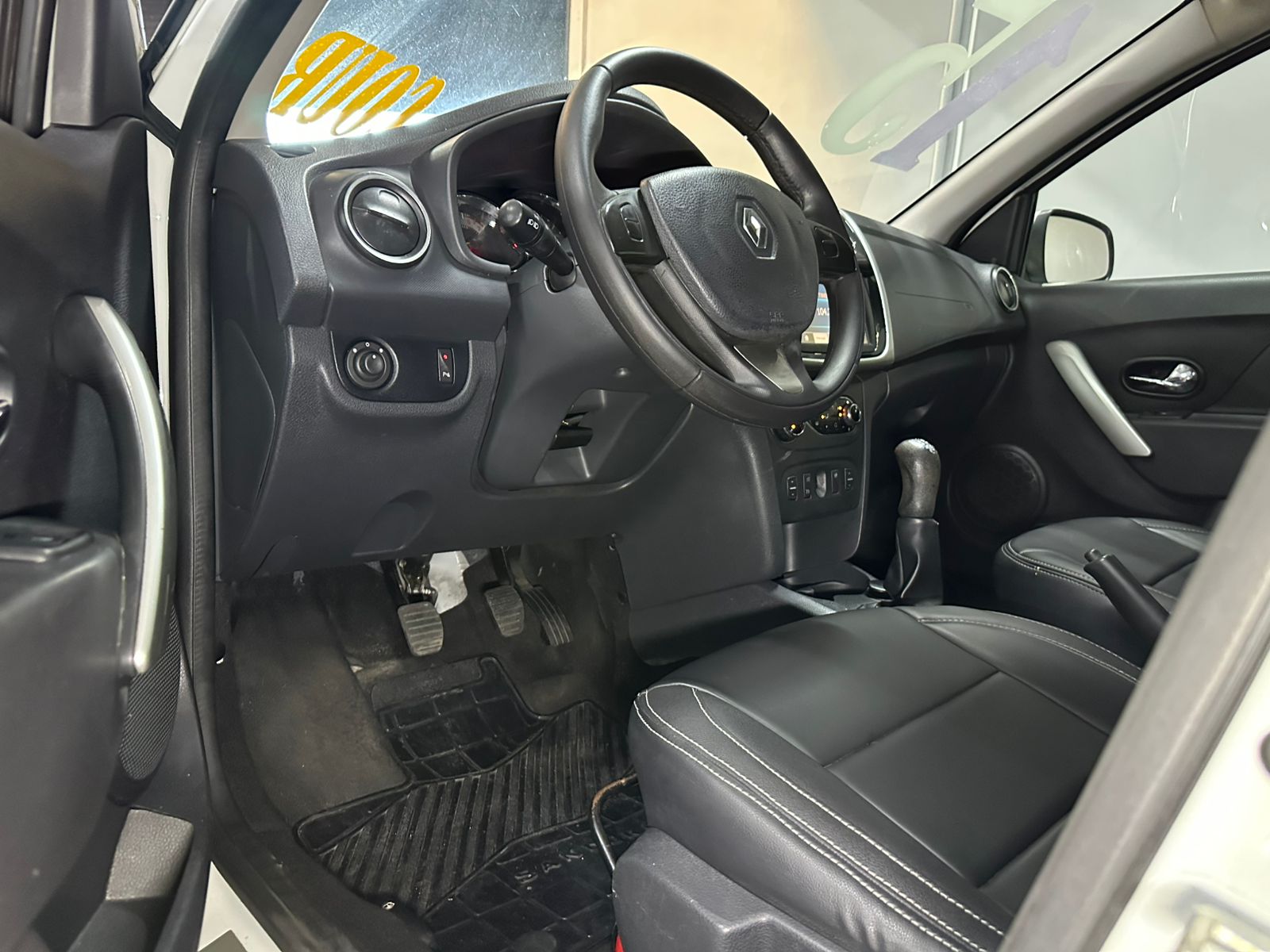 RENAULT SANDERO