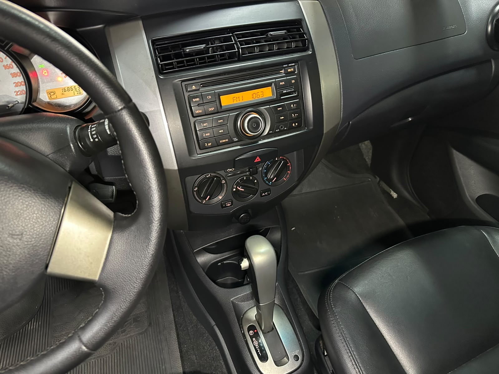 NISSAN LIVINA