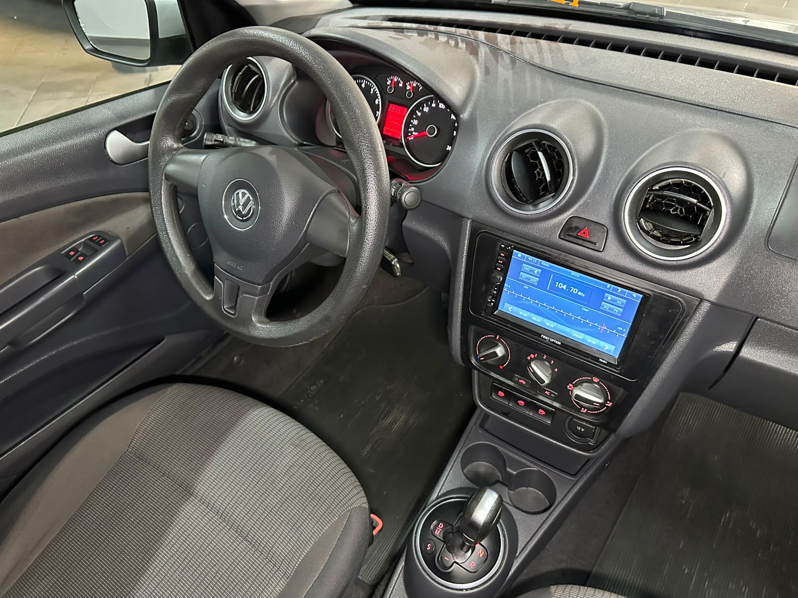 VOLKSWAGEN VOYAGE